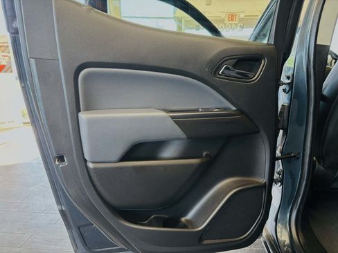 Used 2019 Chevrolet Colorado Z71 AWD/4WD image 36
