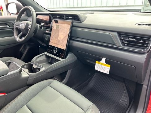 New 2026 GMC Terrain AT4 w/ LPO, Floor Liner Package image 38