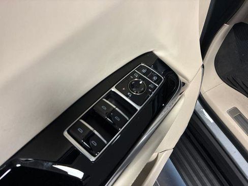 Certified 2025 Cadillac Escalade ESV Sport Platinum w/ LPO, Floor Liner Package AWD/4WD image 43