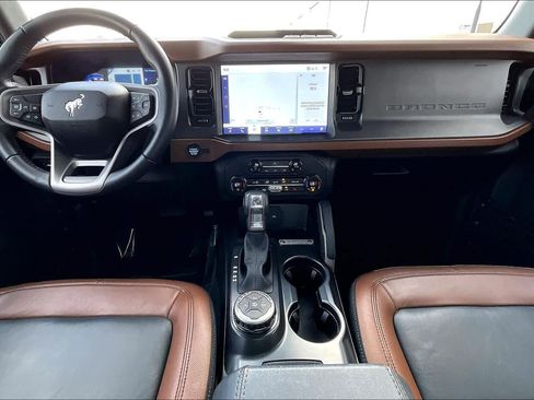 Used 2024 Ford Bronco Outer Banks image 14