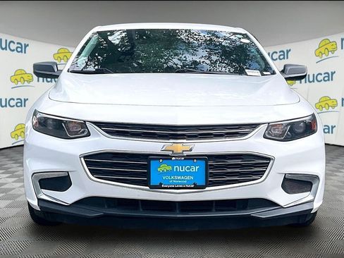 Used 2017 Chevrolet Malibu LS w/ LPO, Convenience Package 1 FWD image 2