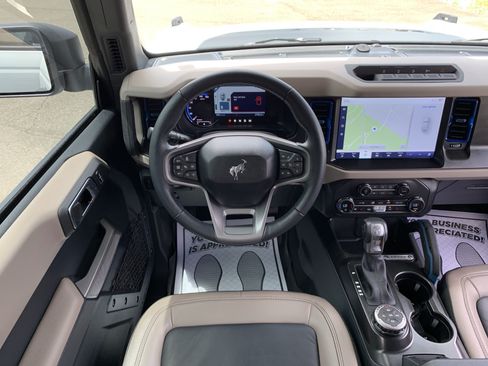 Used 2023 Ford Bronco Wildtrak AWD/4WD image 32
