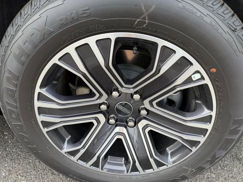 New 2025 Jeep Wagoneer Base w/ Premium Group I image 6