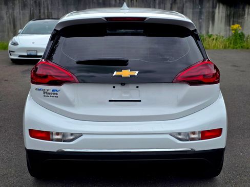 Used 2021 Chevrolet Bolt LT FWD image 7