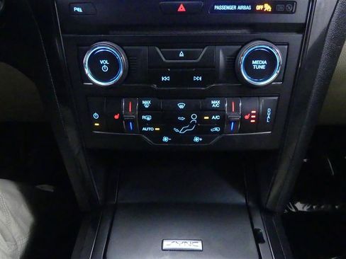 Used 2016 Ford Explorer XLT w/ Equipment Group 202A AWD/4WD image 16