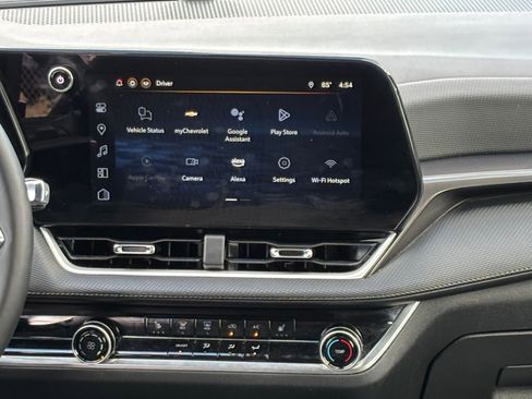 Used 2025 Chevrolet Equinox LT FWD image 17