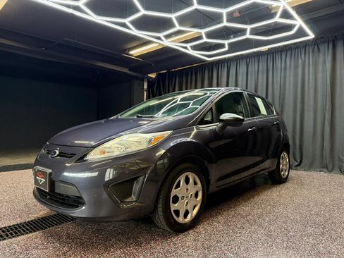 Used 2013 Ford Fiesta S w/ Convenience Pkg FWD image 4