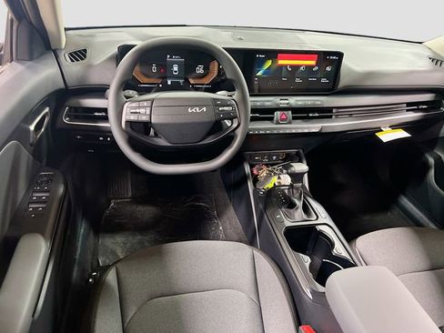 New 2025 Kia K4 LX image 20