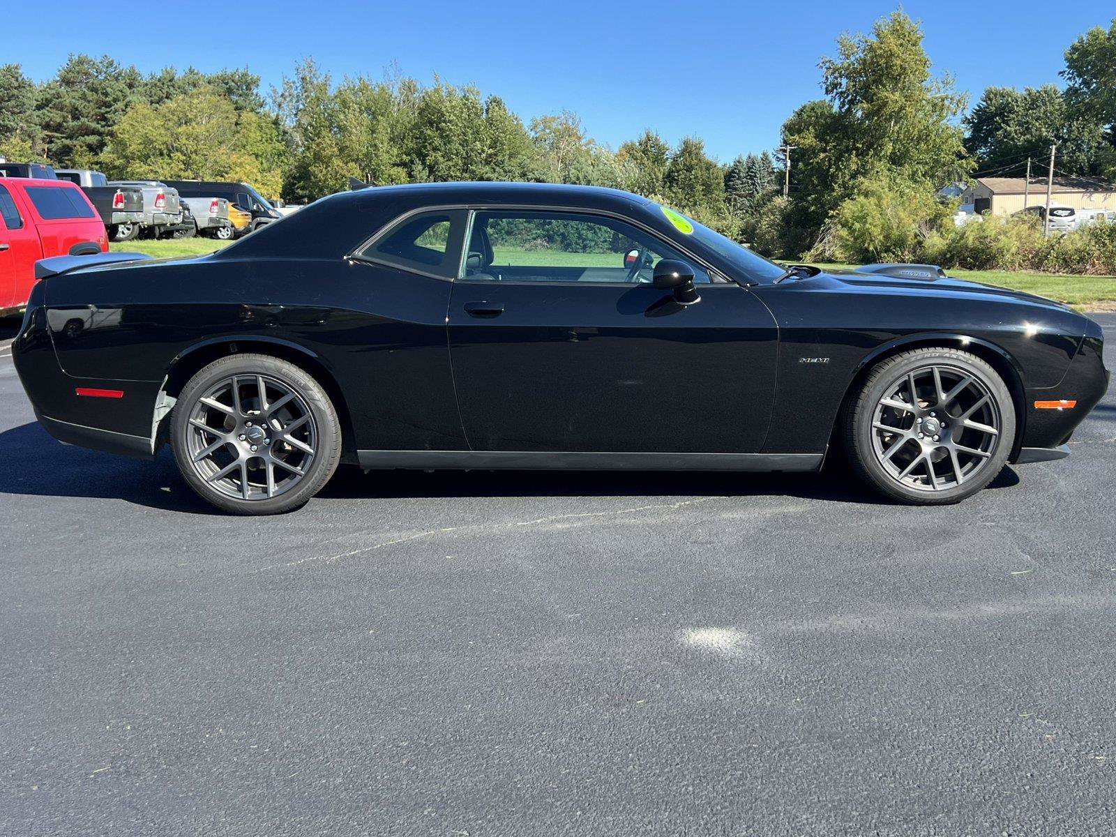 Used 2018 Dodge Challenger R/T Plus RWD image 9