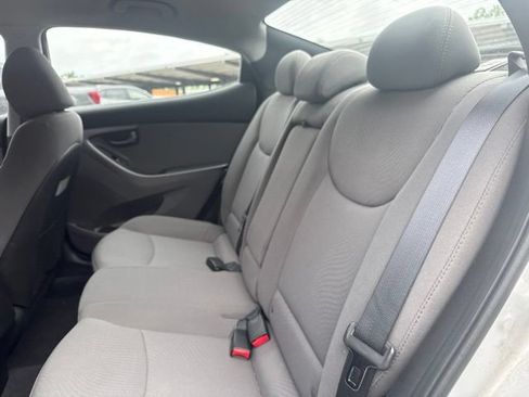 Used 2016 Hyundai Elantra SE FWD image 10