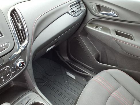 Used 2022 Chevrolet Equinox RS image 35