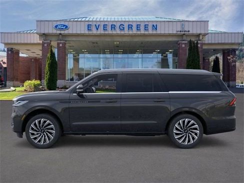 New 2025 Lincoln Navigator L Black Label image 3