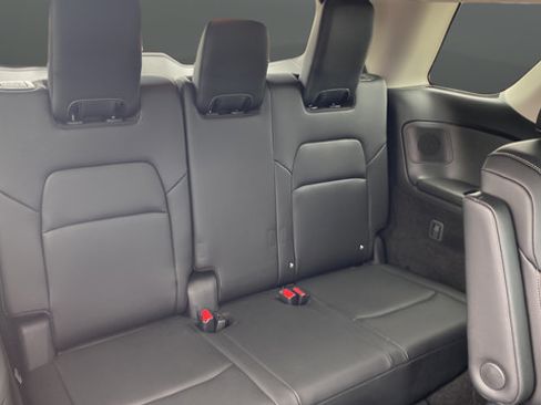 Used 2026 Nissan Pathfinder Platinum w/ Lighting Package AWD/4WD image 26