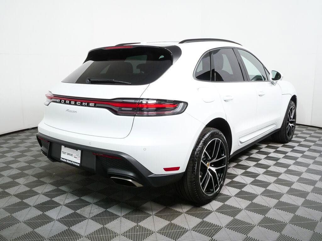Certified 2026 Porsche Macan AWD/4WD image 29