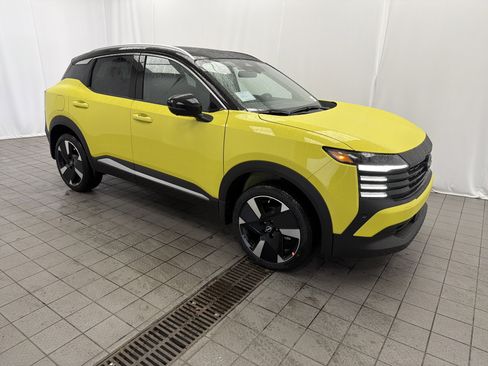 New 2026 Nissan Kicks SR image 3