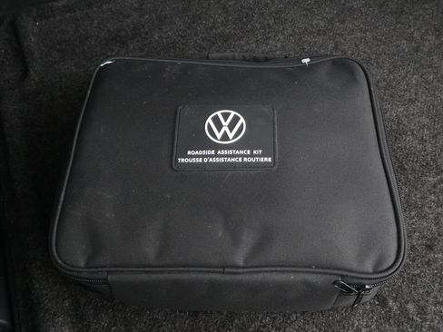 Used 2022 Volkswagen Tiguan S image 45