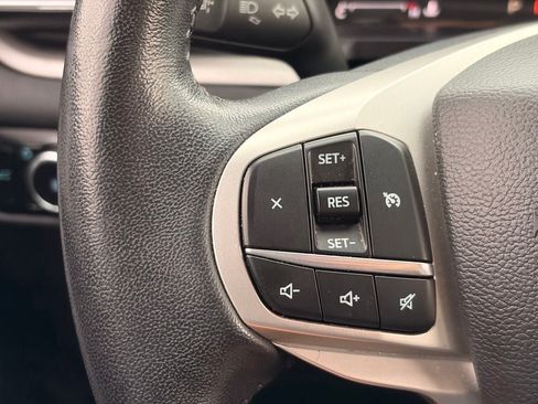 Used 2023 Ford Explorer XLT w/ Equipment Group 202A RWD image 31