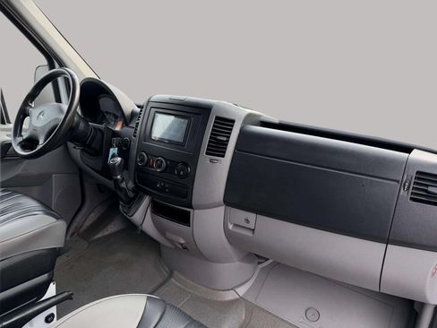 Used 2016 Mercedes-Benz Sprinter 2500 image 14