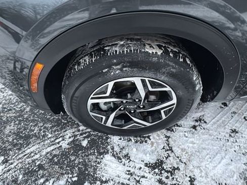 Used 2024 Kia Sportage LX image 40