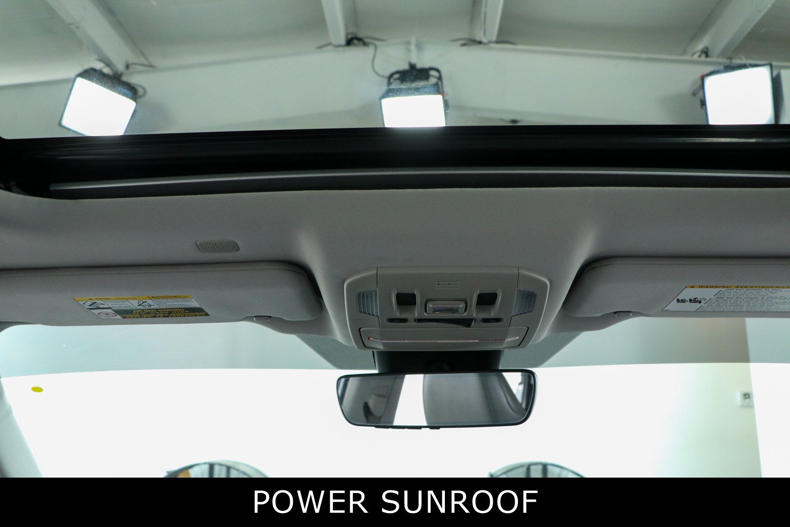 Used 2022 Toyota Highlander XLE FWD image 21