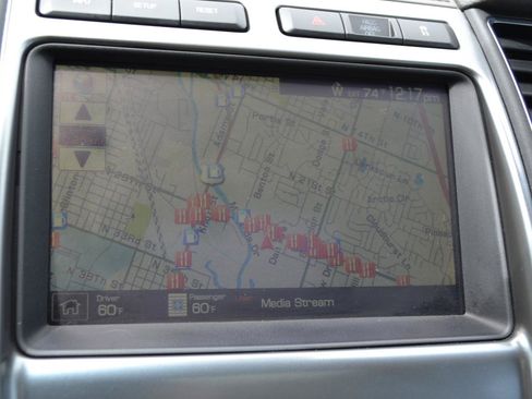 Used 2010 Ford Taurus Limited AWD/4WD image 20