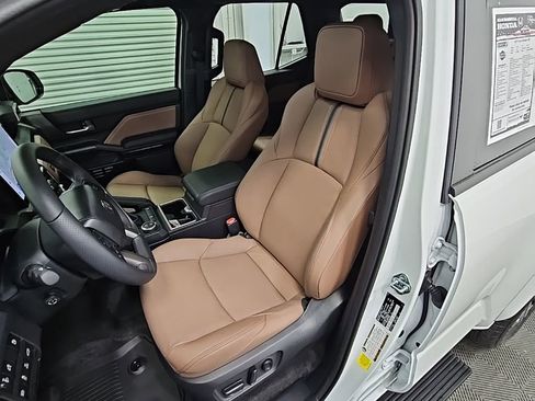 Used 2025 Toyota 4Runner Limited image 32