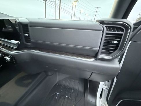 Certified 2024 GMC Sierra 1500 Elevation image 9