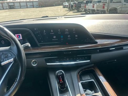Used 2021 Cadillac Escalade Luxury AWD/4WD image 11