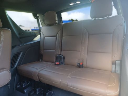 Used 2022 Chevrolet Tahoe High Country w/ Premium Package 2 AWD/4WD image 23