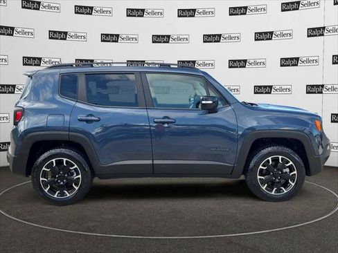 Certified 2023 Jeep Renegade Latitude AWD/4WD image 7