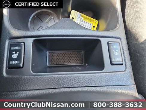 Certified 2017 Nissan Rogue SV w/ SV Premium Package image 18