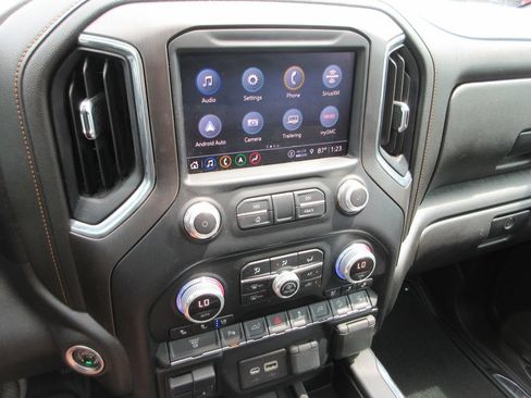 Used 2022 GMC Sierra 2500 AT4 w/ AT4 Preferred Package AWD/4WD image 33