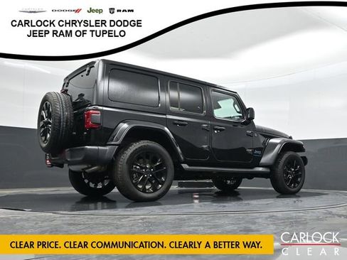 Used 2025 Jeep Wrangler Unlimited Sahara AWD/4WD image 30