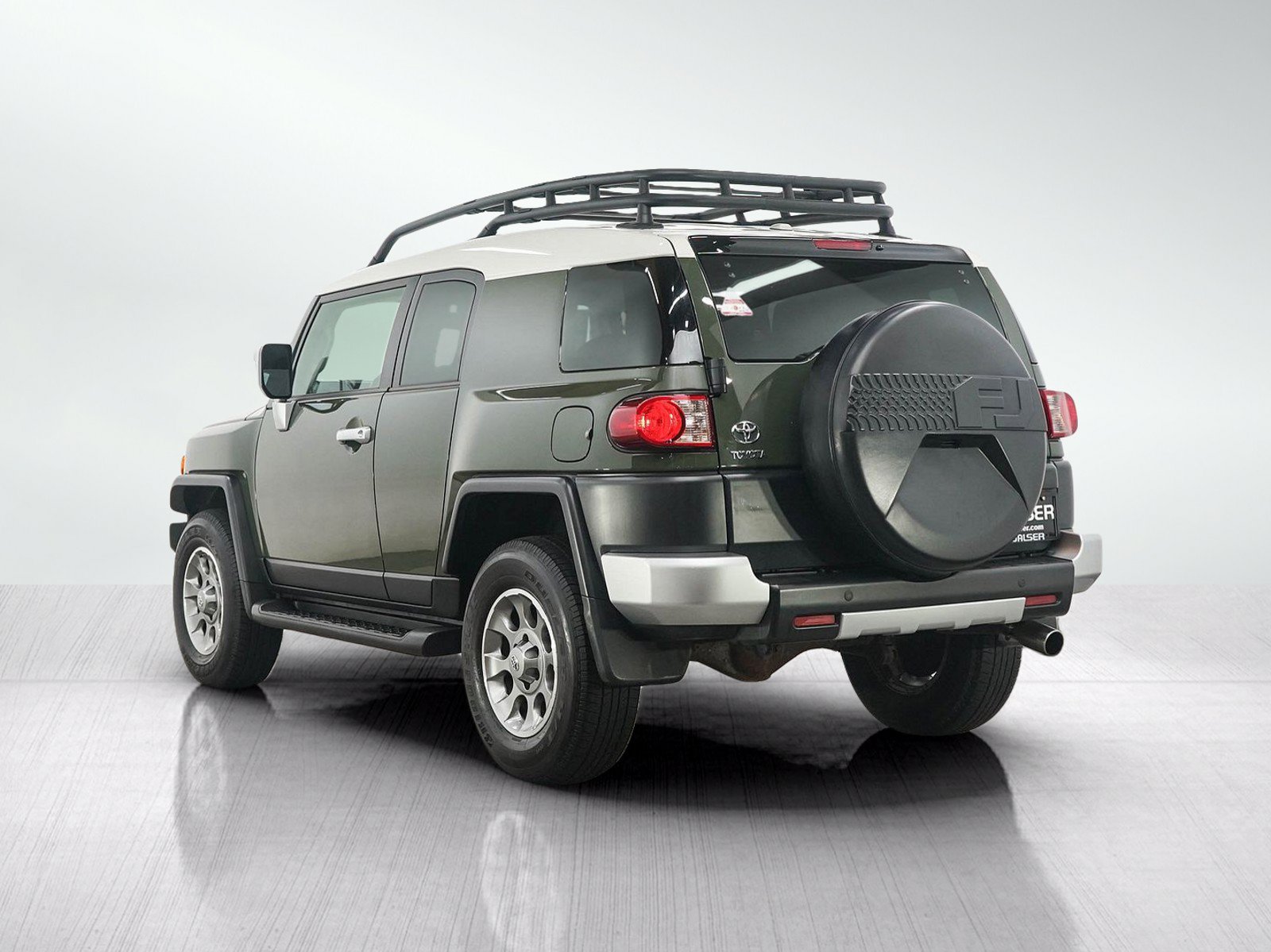 Used 2011 Toyota FJ Cruiser 4WD w/ Upgrade Pkg image 3