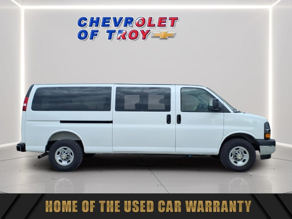 Certified 2025 Chevrolet Express 3500 LT w/ LT Preferred Equipment Group RWD image 10