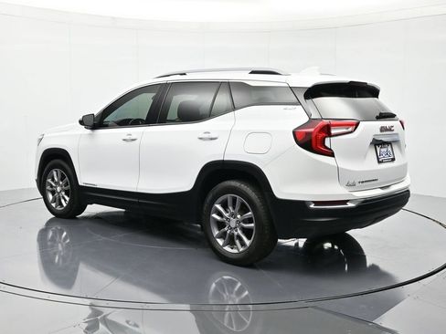 Used 2023 GMC Terrain SLT image 8
