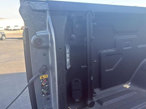 Used 2024 GMC Sierra 2500 AT4X image 6