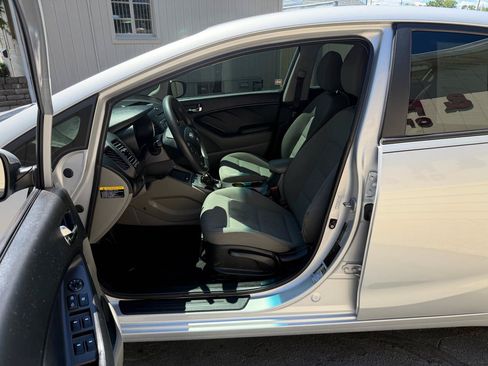 Used 2016 Kia Forte LX FWD image 13