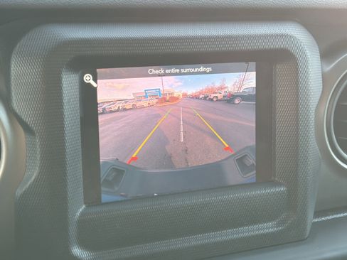 Used 2020 Jeep Gladiator Sport w/ Quick Order Package 24S image 19