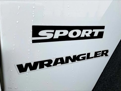 Used 2013 Jeep Wrangler Sport image 9