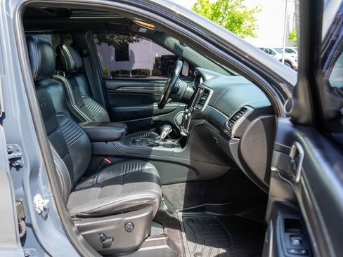Used 2017 Jeep Grand Cherokee SRT AWD/4WD image 10