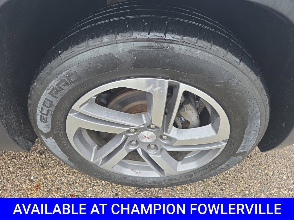 Used 2019 GMC Terrain SLT w/ Infotainment Package II AWD/4WD image 9