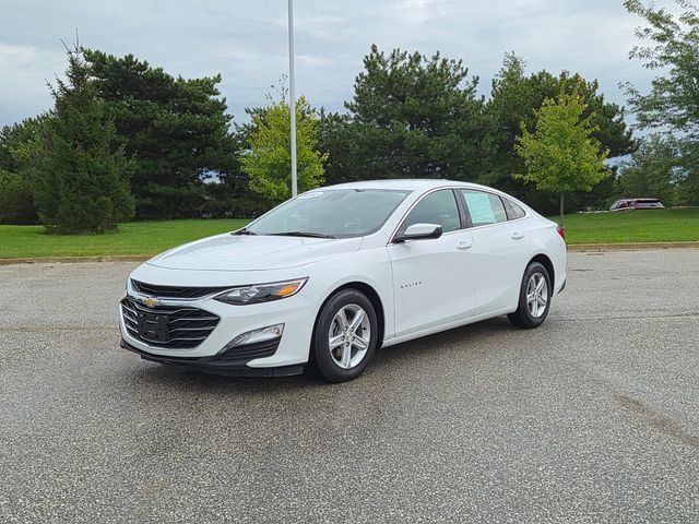 Used 2024 Chevrolet Malibu LT FWD image 1
