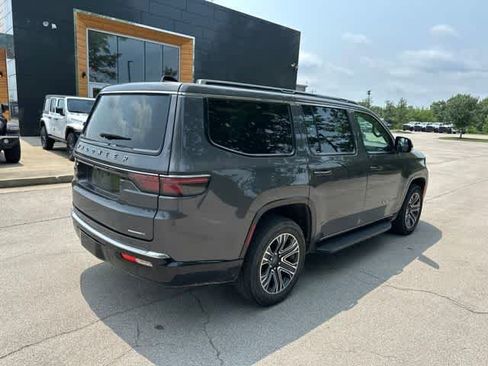 Used 2024 Jeep Wagoneer Series II AWD/4WD image 19