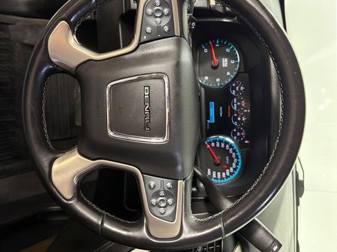 Used 2019 GMC Yukon Denali w/ Open Road Package AWD/4WD image 16