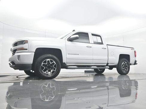 Used 2017 Chevrolet Silverado 1500 LT w/ All Star Edition AWD/4WD image 33