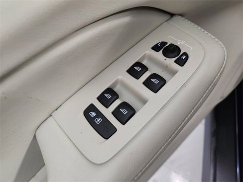 New 2026 Volvo V60 B5 Cross Country Plus w/ Protection Package Premier image 23