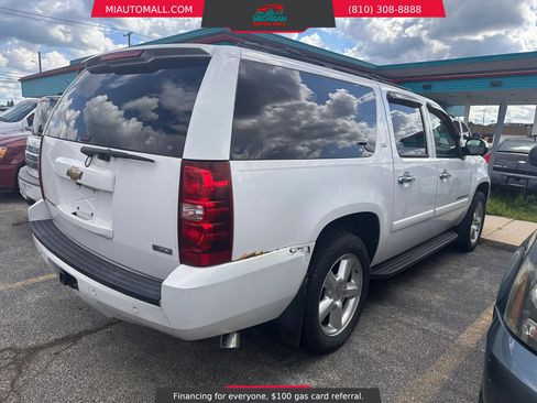 Used 2008 Chevrolet Suburban LTZ w/ LTZ Preferred Equipment Group AWD/4WD image 4