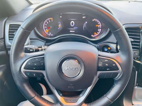Used 2019 Jeep Grand Cherokee Altitude image 13