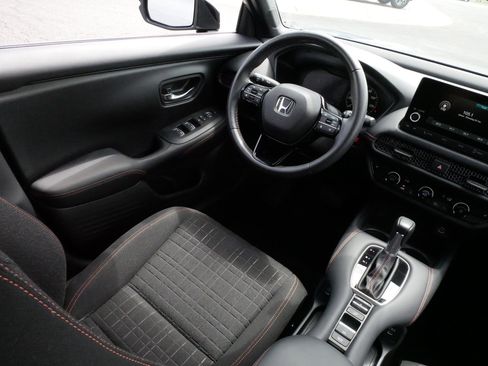 Used 2024 Honda HR-V Sport image 9